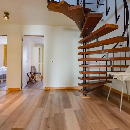 Jeanneke Bosch Iii Apartment