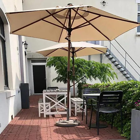 Jeanneke Bosch Iii Apartment